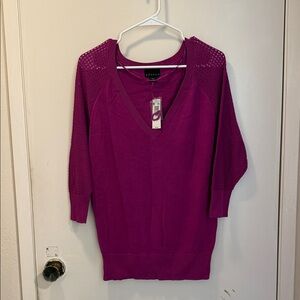 Women's V-Neck Magenta Sweater
